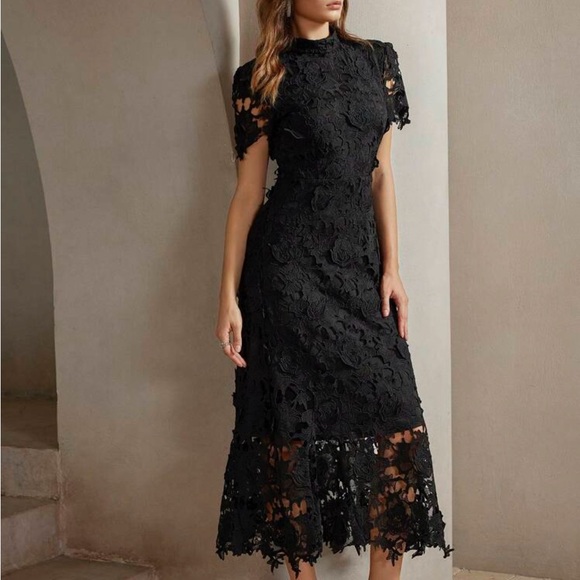 Black detailed dress - Picture 2 of 4